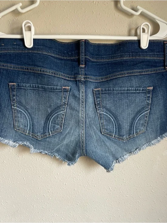Hollister Y2K Mini Denim Shorts - Picture 3 of 3